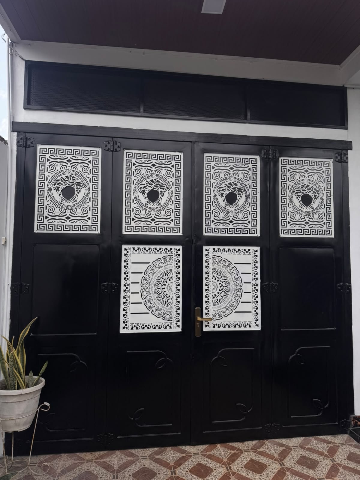 Pintu Besi Lipat Plat Cutting